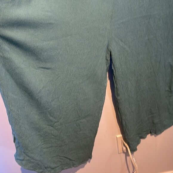 Hem & Thread wide leg pull on jumpsuit/rayon deep sage/yellow size medium - Picture 3 of 9